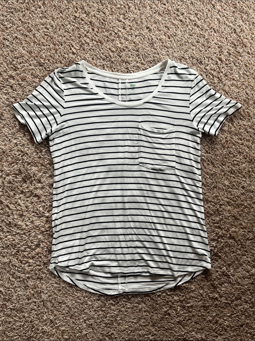 Women’s Dibs Stripped Top🤍🖤